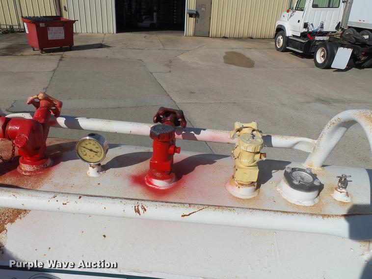 image for item DA2425 Anhydrous ammonia nurse tank