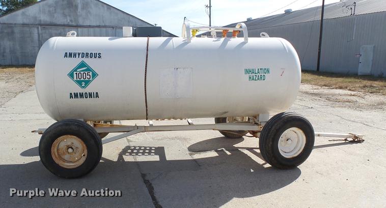 image for item DA2426 Anhydrous ammonia nurse tank