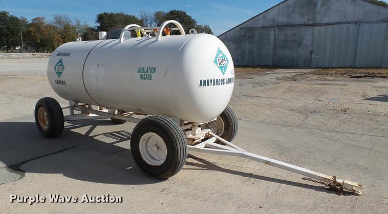 image for item DA2426 Anhydrous ammonia nurse tank