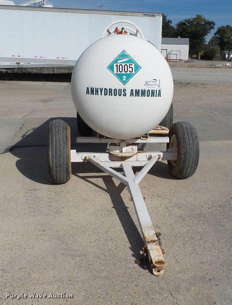image for item DA2426 Anhydrous ammonia nurse tank