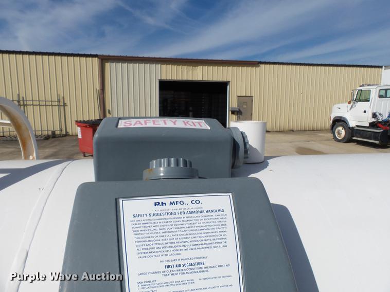 image for item DA2426 Anhydrous ammonia nurse tank
