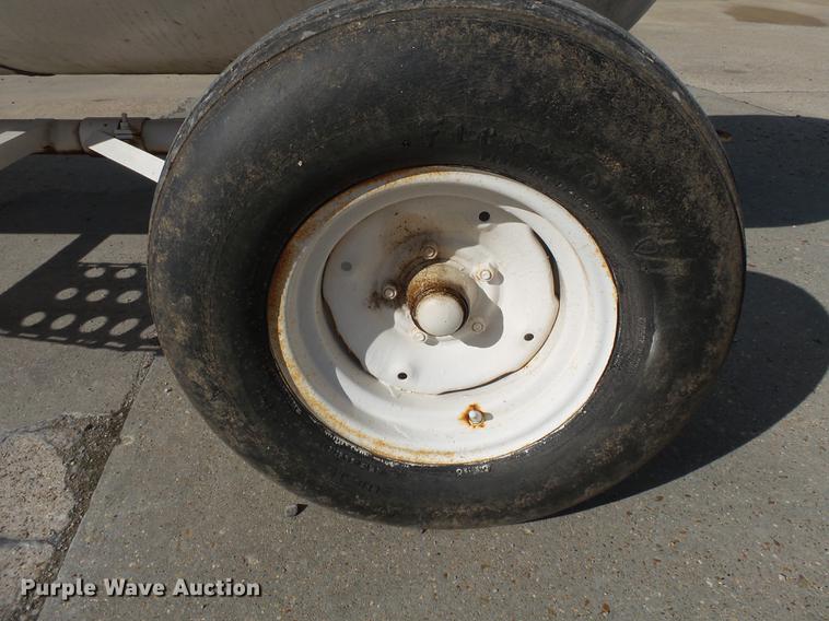 image for item DA2426 Anhydrous ammonia nurse tank