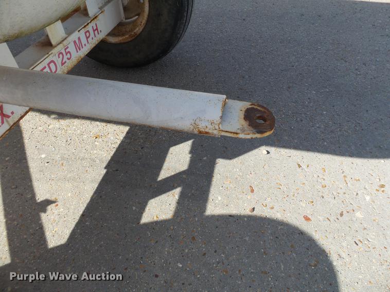 image for item DA2426 Anhydrous ammonia nurse tank