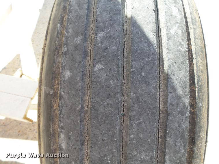 image for item DA2426 Anhydrous ammonia nurse tank