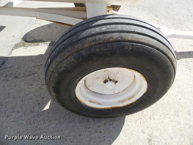 image for item DA2426 Anhydrous ammonia nurse tank