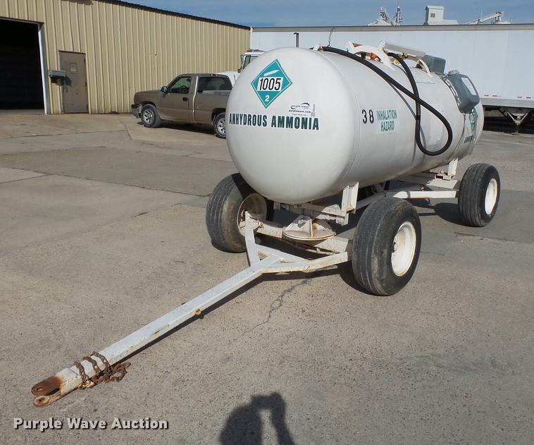 image for item DA2427 Anhydrous ammonia nurse tank