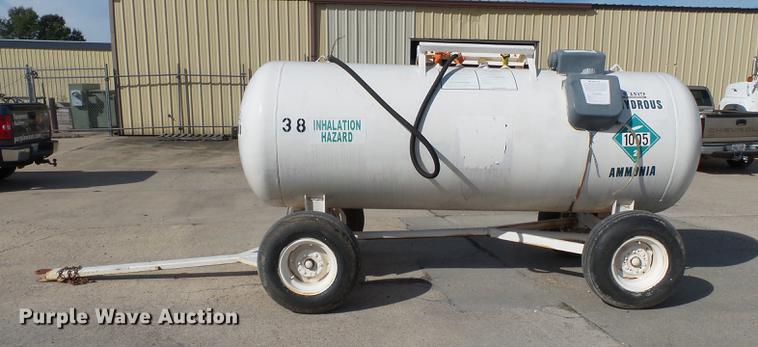 image for item DA2427 Anhydrous ammonia nurse tank