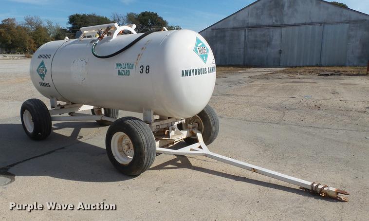 image for item DA2427 Anhydrous ammonia nurse tank