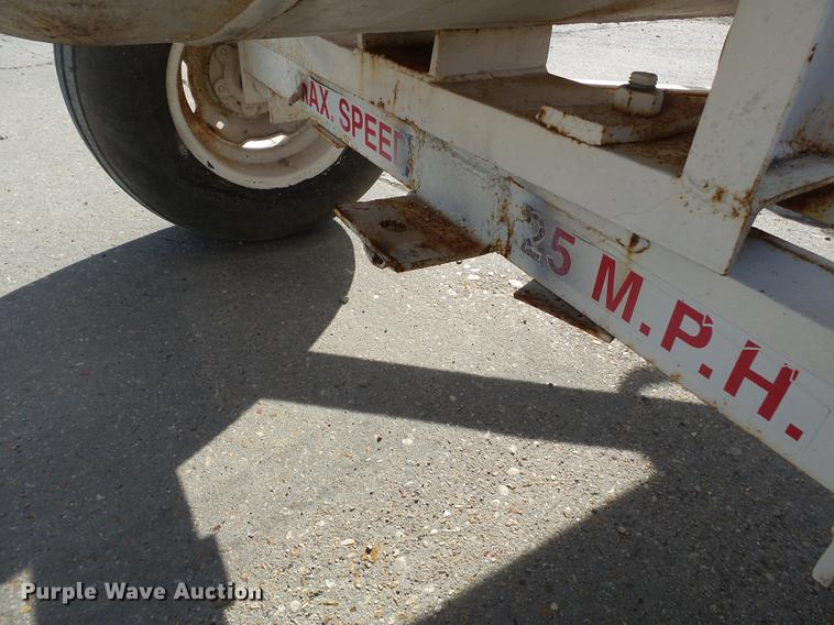 image for item DA2427 Anhydrous ammonia nurse tank