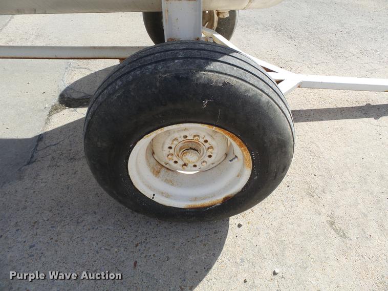 image for item DA2427 Anhydrous ammonia nurse tank