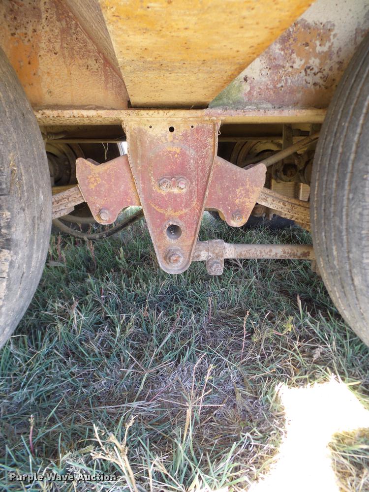image for item DA6951 1979 Hercules drop deck equipment trailer