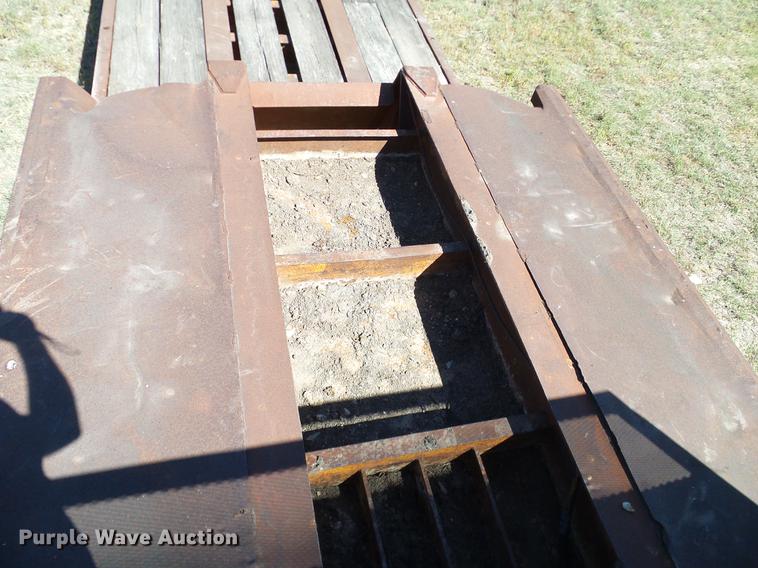 image for item DA6951 1979 Hercules drop deck equipment trailer