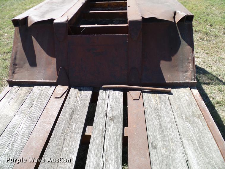 image for item DA6951 1979 Hercules drop deck equipment trailer