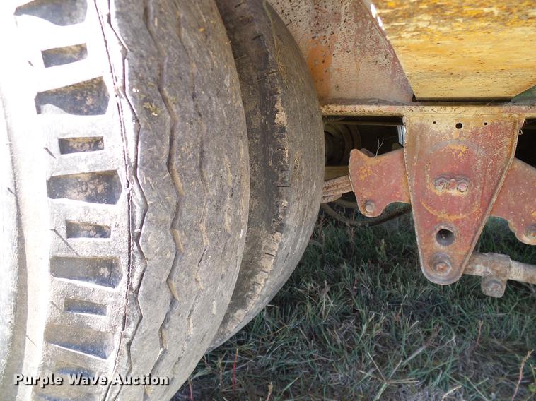 image for item DA6951 1979 Hercules drop deck equipment trailer