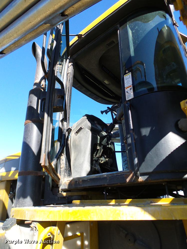 image for item DA6953 2005 Ag-Chem TerraGator 8104 self-propelled applicator