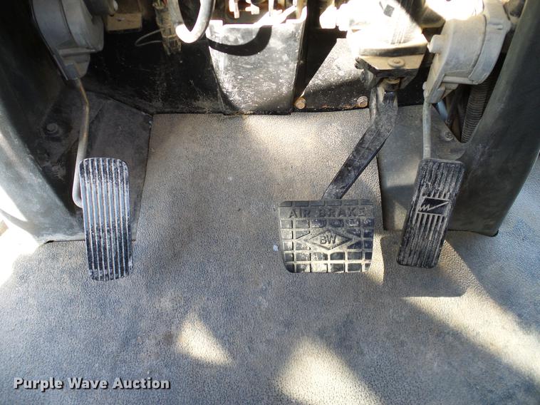 image for item DA6953 2005 Ag-Chem TerraGator 8104 self-propelled applicator