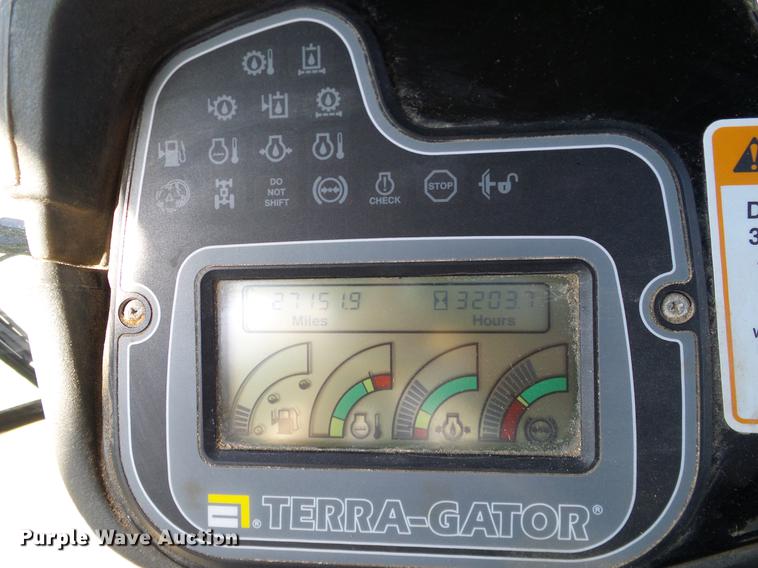 image for item DA6953 2005 Ag-Chem TerraGator 8104 self-propelled applicator