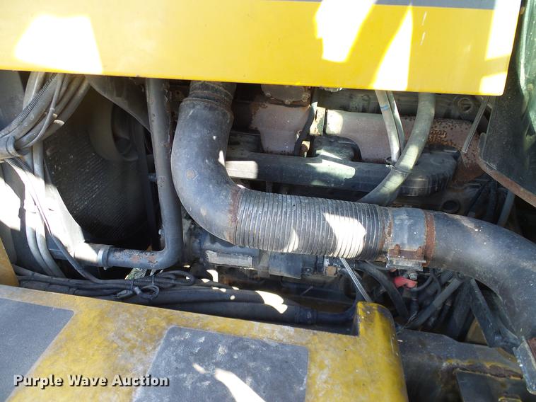 image for item DA6953 2005 Ag-Chem TerraGator 8104 self-propelled applicator