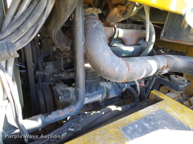 image for item DA6953 2005 Ag-Chem TerraGator 8104 self-propelled applicator