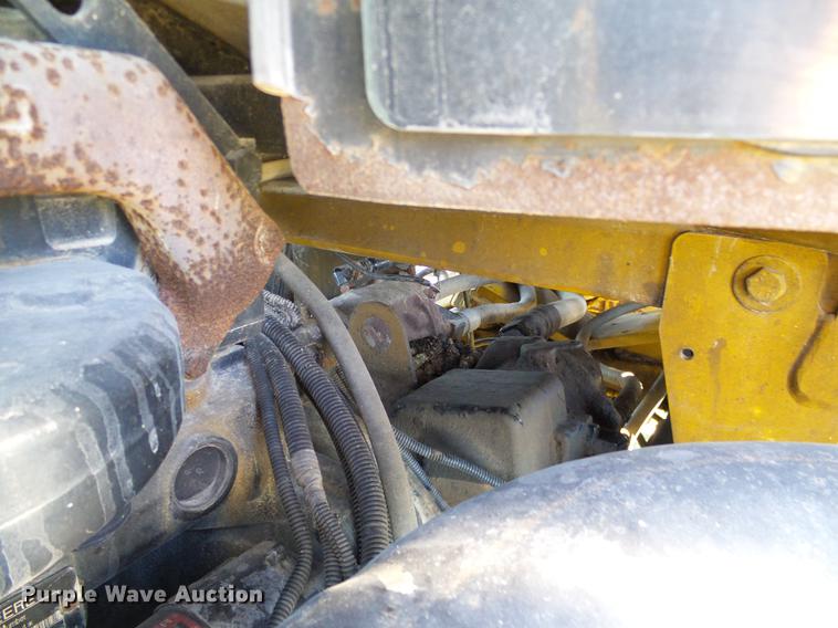 image for item DA6953 2005 Ag-Chem TerraGator 8104 self-propelled applicator