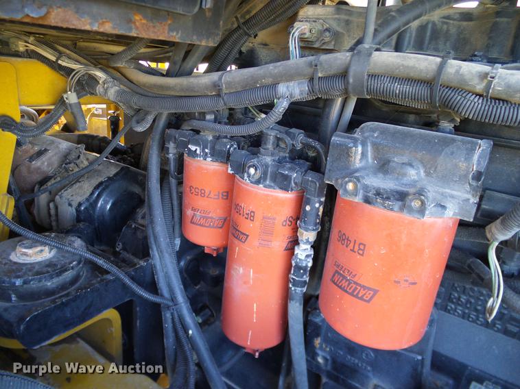 image for item DA6953 2005 Ag-Chem TerraGator 8104 self-propelled applicator