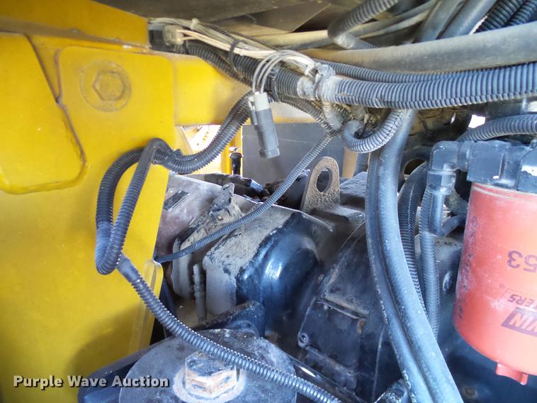 image for item DA6953 2005 Ag-Chem TerraGator 8104 self-propelled applicator