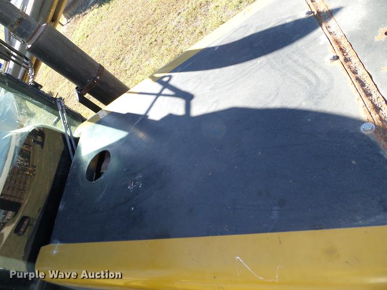 image for item DA6953 2005 Ag-Chem TerraGator 8104 self-propelled applicator