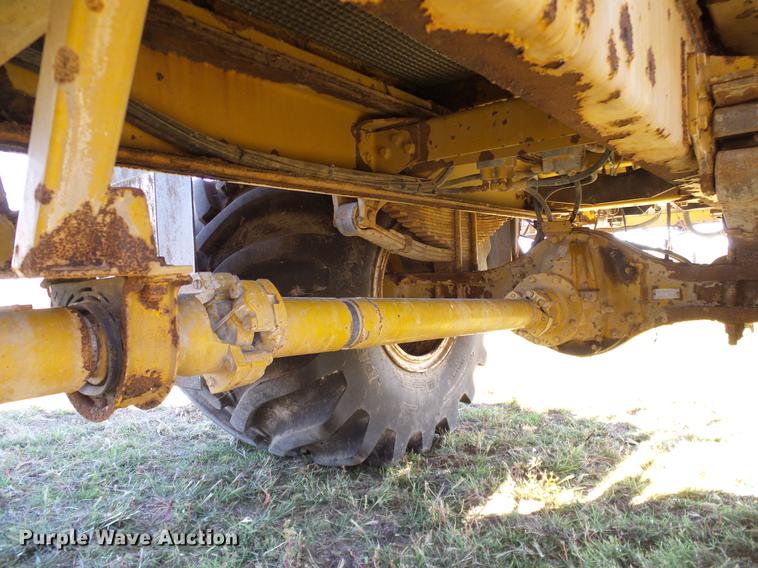 image for item DA6953 2005 Ag-Chem TerraGator 8104 self-propelled applicator