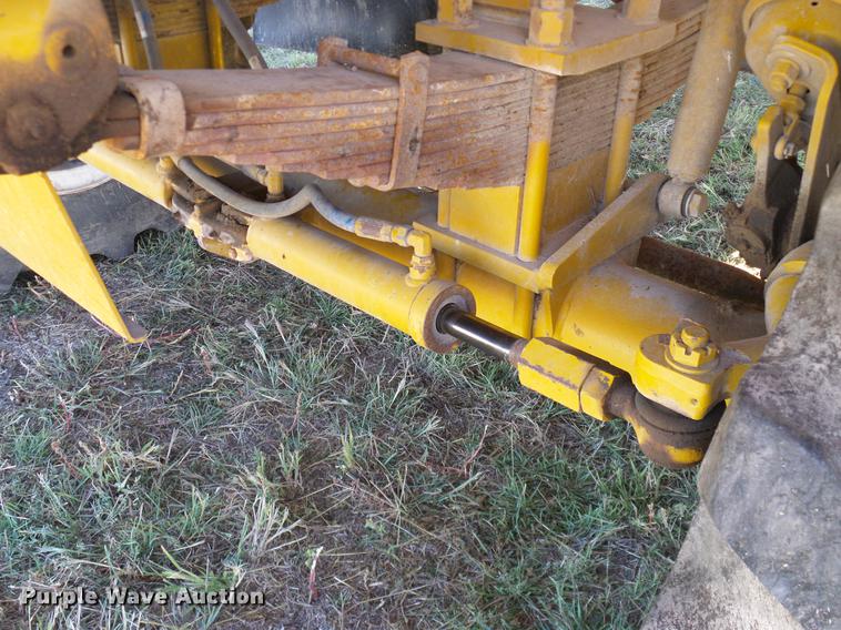 image for item DA6953 2005 Ag-Chem TerraGator 8104 self-propelled applicator