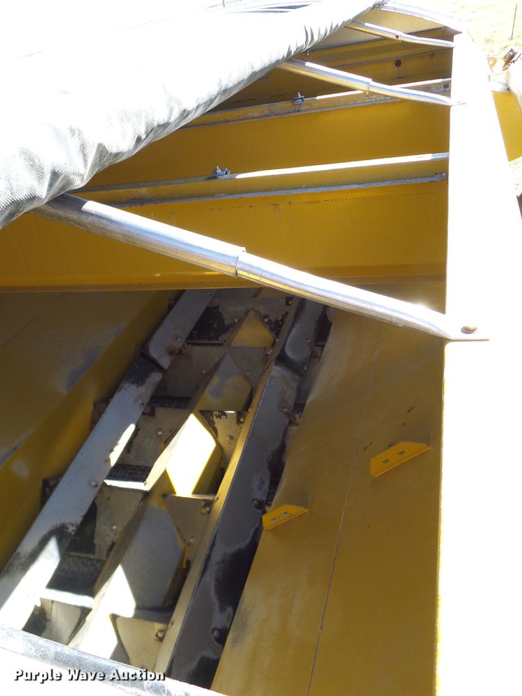 image for item DA6953 2005 Ag-Chem TerraGator 8104 self-propelled applicator