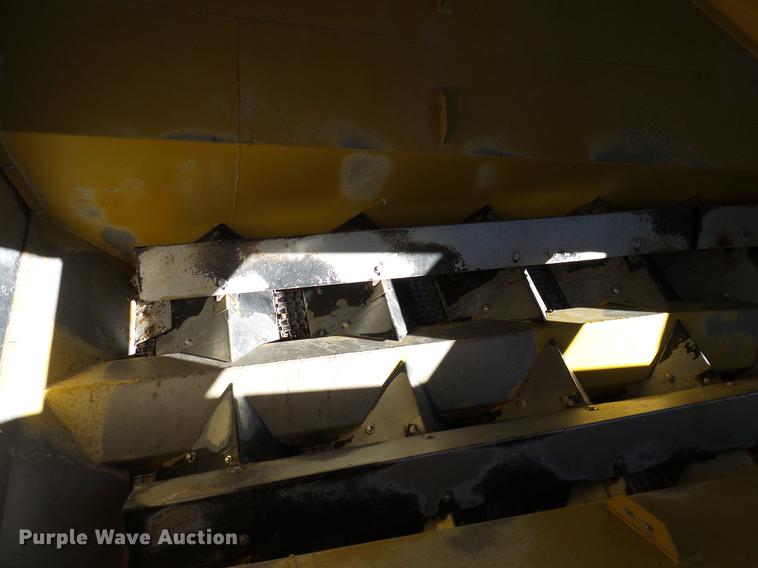 image for item DA6953 2005 Ag-Chem TerraGator 8104 self-propelled applicator