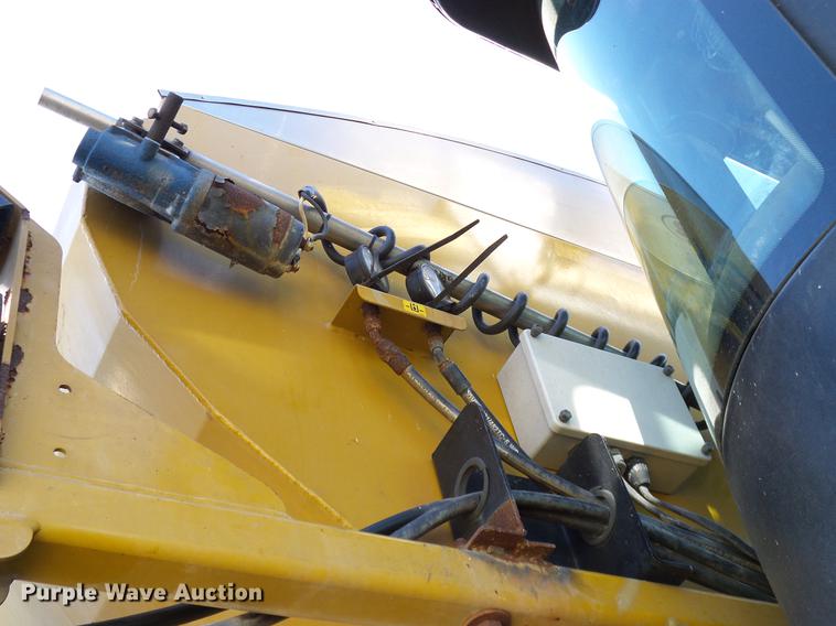 image for item DA6953 2005 Ag-Chem TerraGator 8104 self-propelled applicator