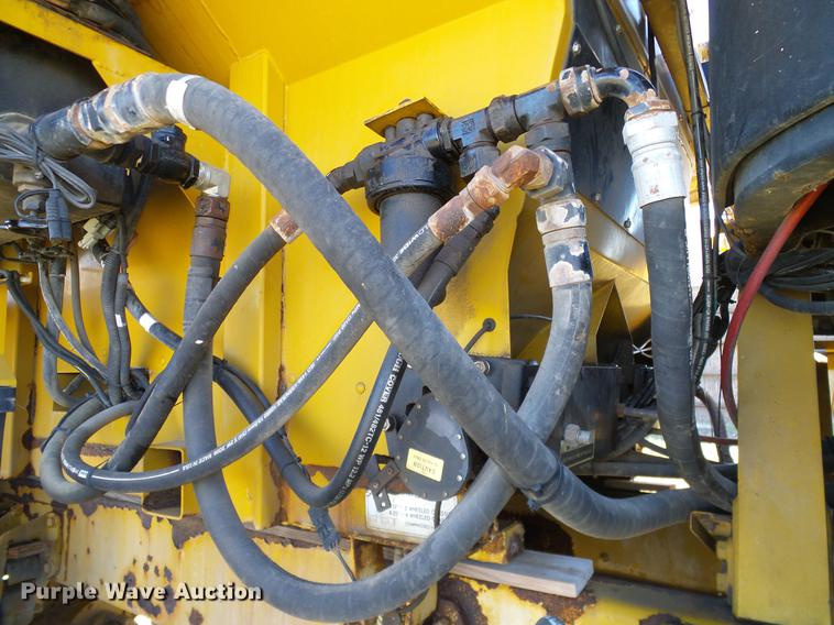 image for item DA6953 2005 Ag-Chem TerraGator 8104 self-propelled applicator