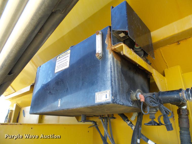 image for item DA6953 2005 Ag-Chem TerraGator 8104 self-propelled applicator