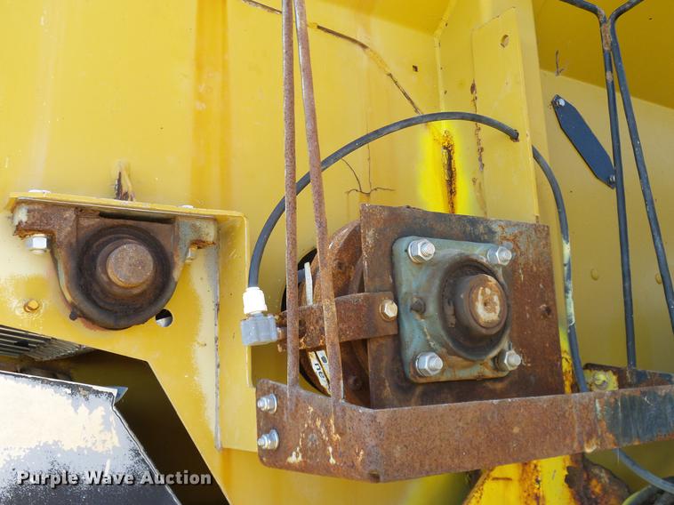 image for item DA6953 2005 Ag-Chem TerraGator 8104 self-propelled applicator