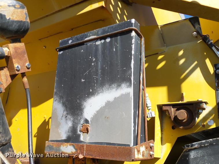 image for item DA6953 2005 Ag-Chem TerraGator 8104 self-propelled applicator