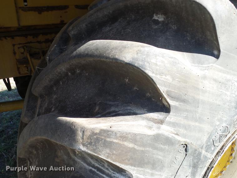 image for item DA6953 2005 Ag-Chem TerraGator 8104 self-propelled applicator