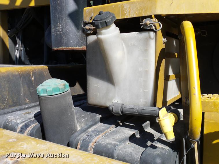 image for item DA6953 2005 Ag-Chem TerraGator 8104 self-propelled applicator