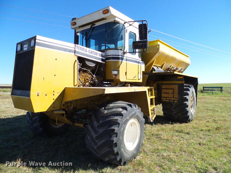 image for item DA6954 1999 Ag-Chem TerraGator 1844 self-propelled applicator
