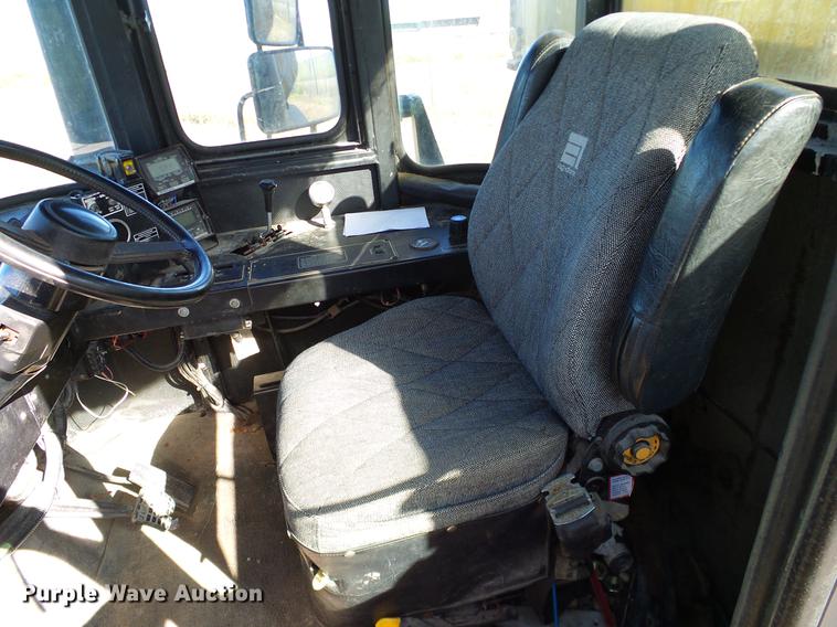 image for item DA6954 1999 Ag-Chem TerraGator 1844 self-propelled applicator