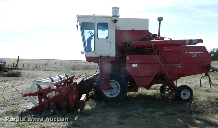 image for item DB1158 International 715 combine
