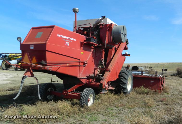 image for item DB1158 International 715 combine