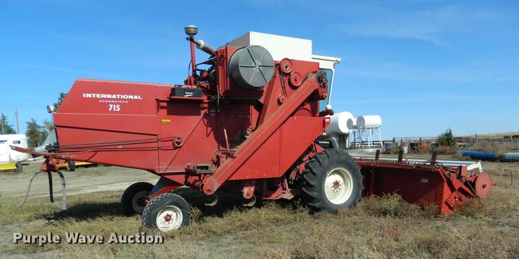 image for item DB1158 International 715 combine