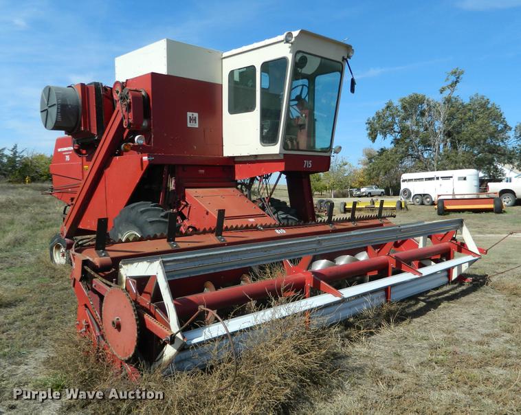 image for item DB1158 International 715 combine