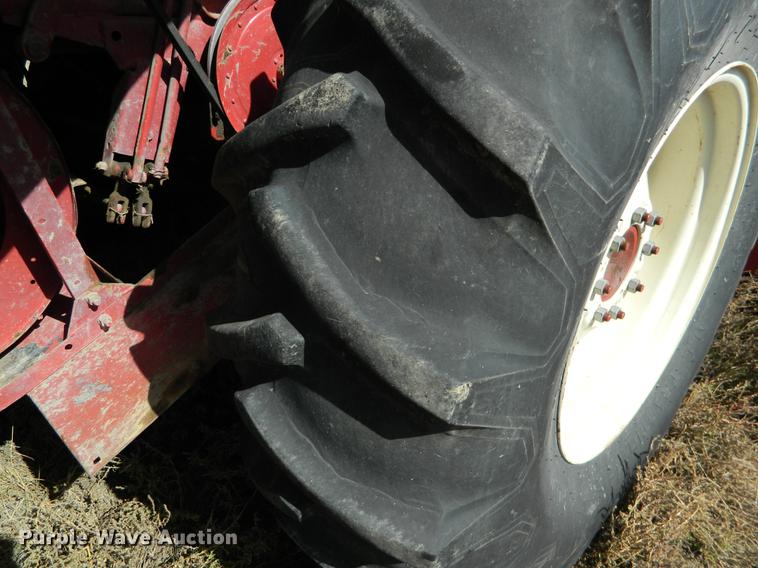 image for item DB1158 International 715 combine