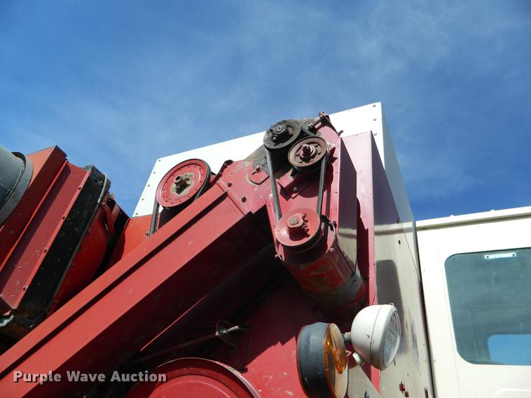 image for item DB1158 International 715 combine