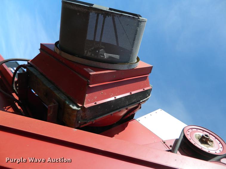 image for item DB1158 International 715 combine