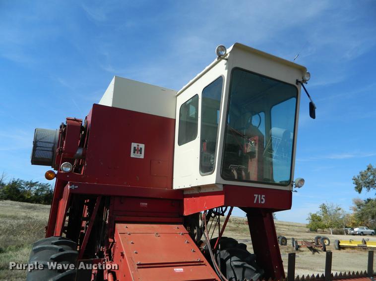 image for item DB1158 International 715 combine