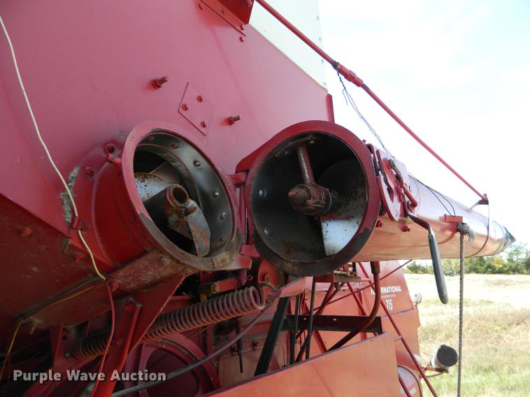 image for item DB1158 International 715 combine