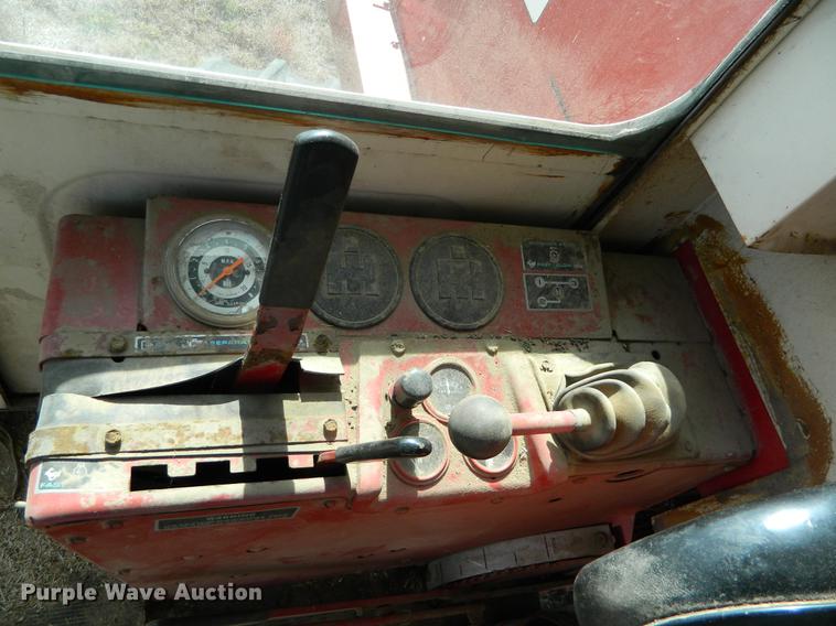 image for item DB1158 International 715 combine